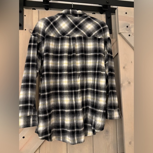 LIKE NEW BP Boyfriend Plaid Shirt - Picture 5 of 6